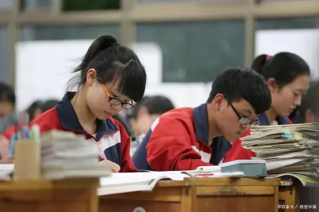 “六步成文法”运用示范——以2023高考全国乙卷作文题为例